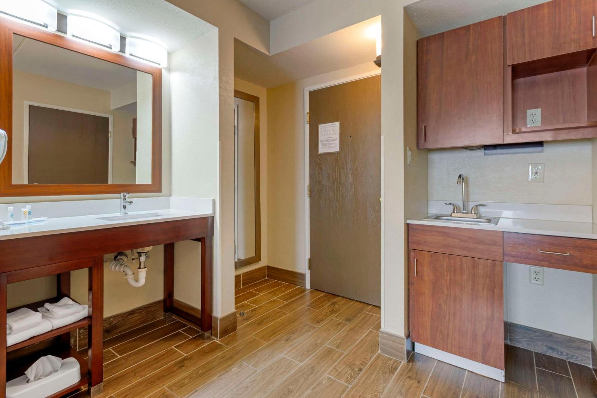 Comfort Inn & Suites Wilkes Barre - Arena Exteriér fotografie